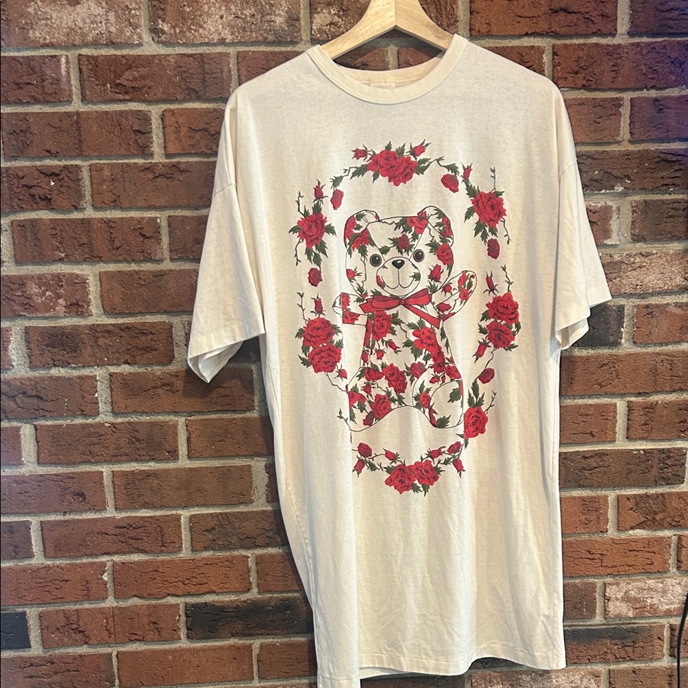 RARE vintage single stitch 1990’s Floral Bear Graphic T-Shirt - White and Red